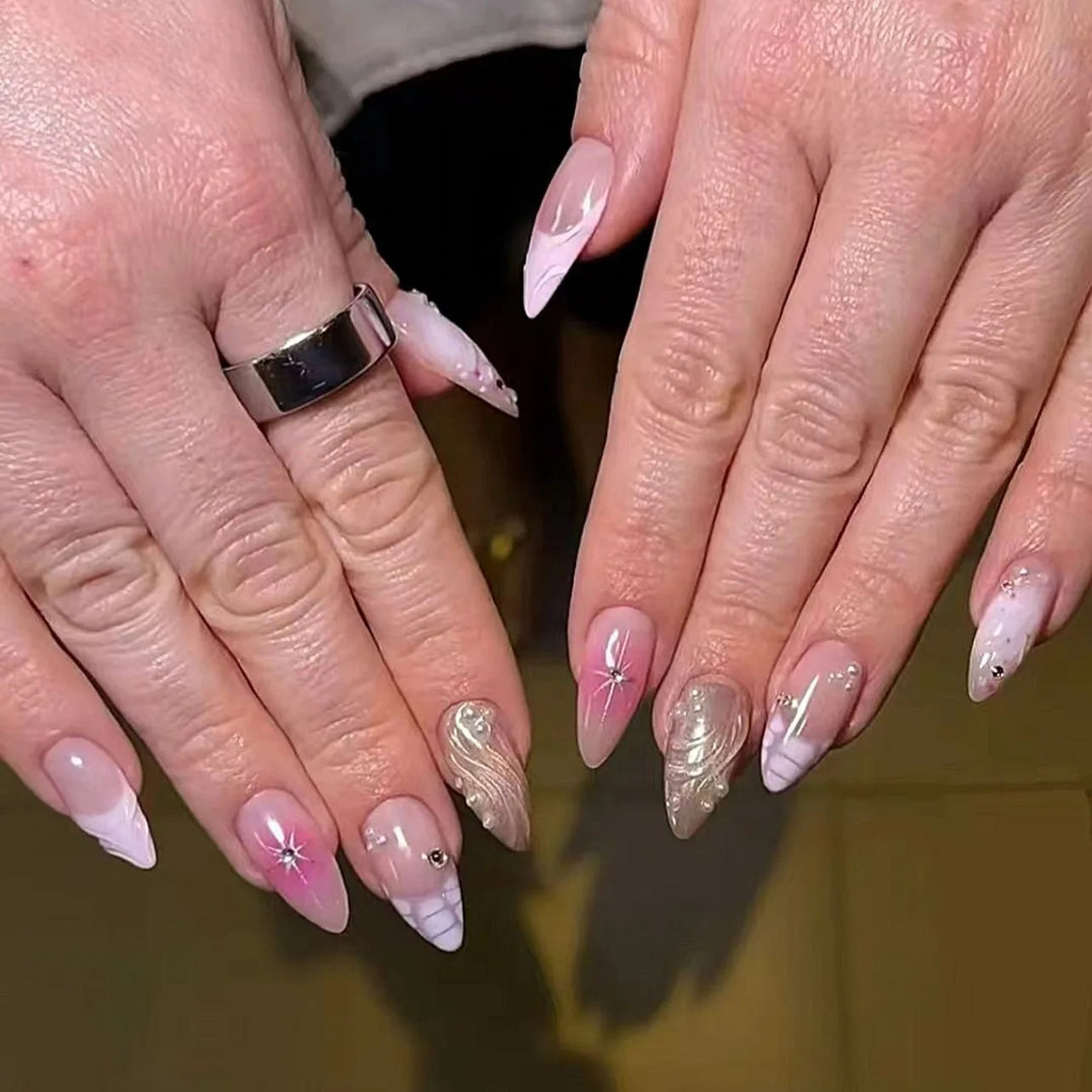 💅 UÑAS POSTIZAS FLORALES BLANCAS – 24 PIEZAS FULL COVER | ESTILO EUROPEO A LA MODA