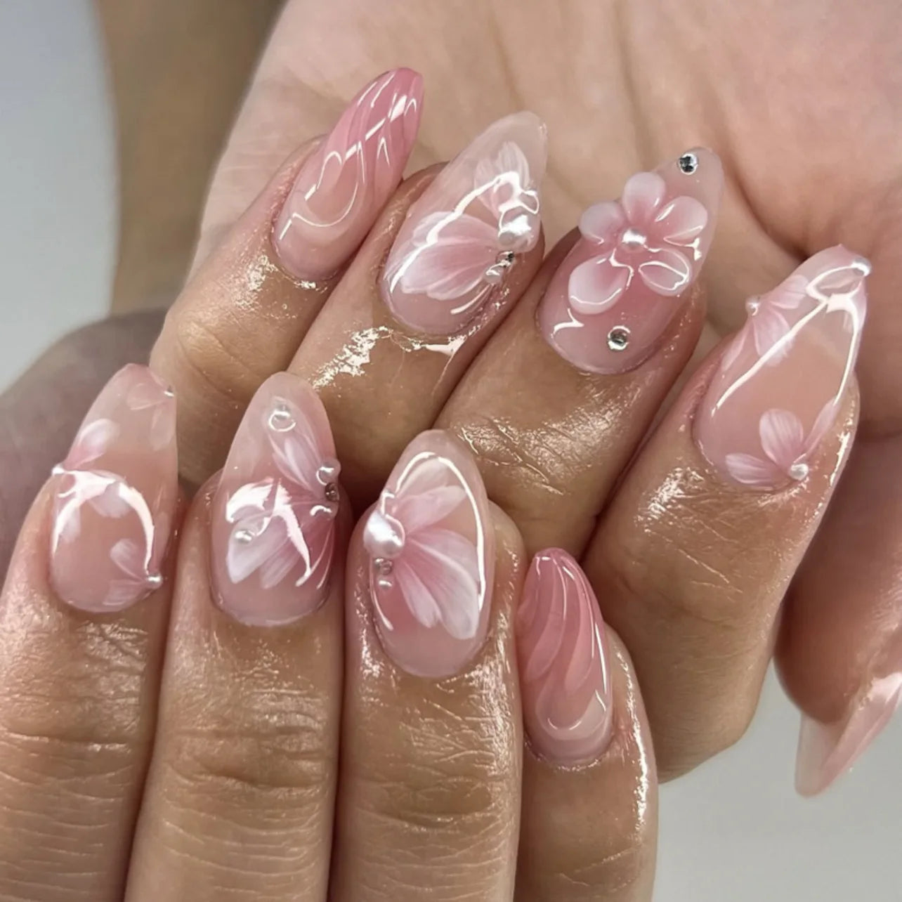 💅 UÑAS POSTIZAS FLORALES BLANCAS – 24 PIEZAS FULL COVER | ESTILO EUROPEO A LA MODA