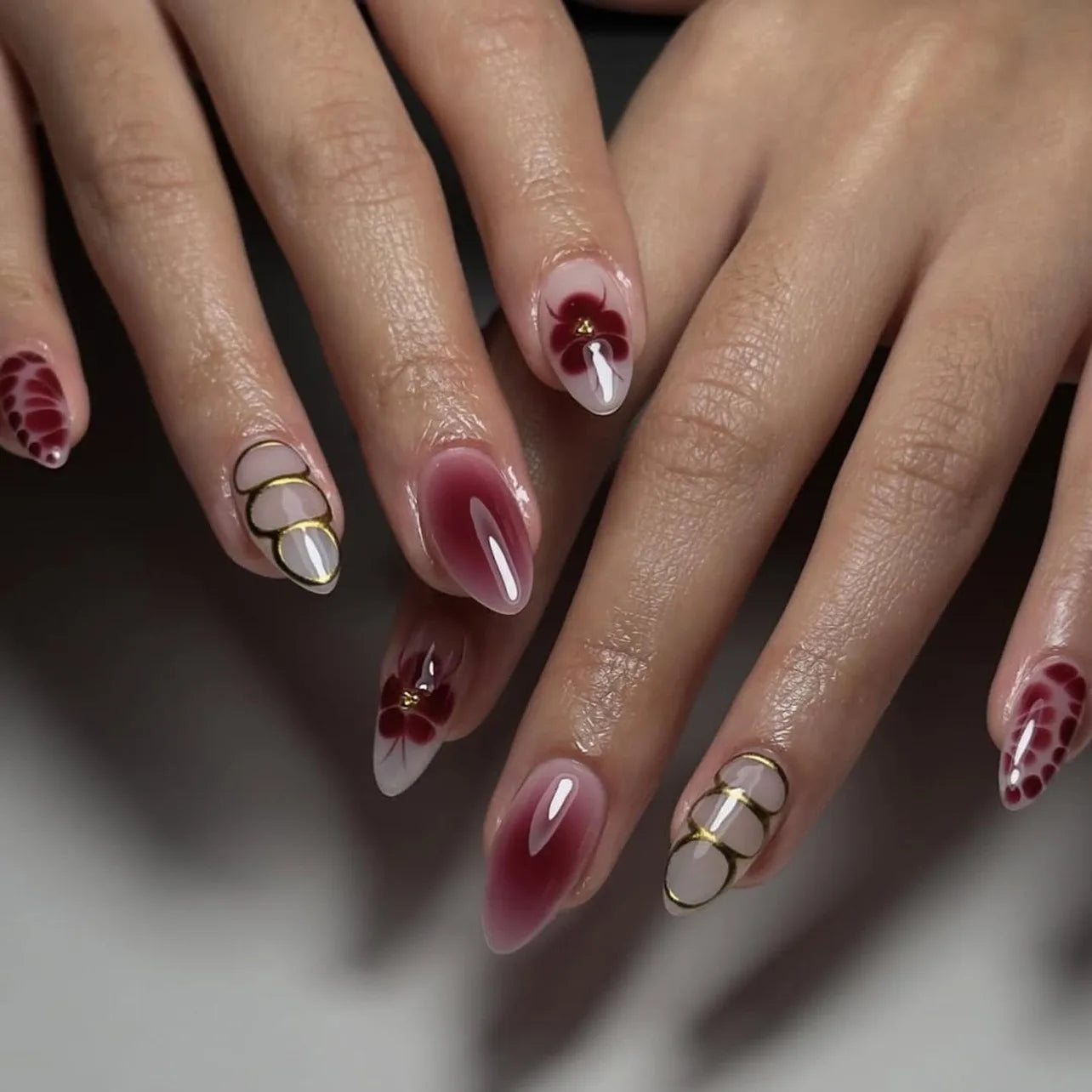💅 UÑAS POSTIZAS FLORALES BLANCAS – 24 PIEZAS FULL COVER | ESTILO EUROPEO A LA MODA