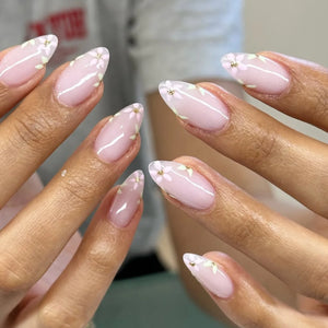 💅 UÑAS POSTIZAS FLORALES BLANCAS – 24 PIEZAS FULL COVER | ESTILO EUROPEO A LA MODA
