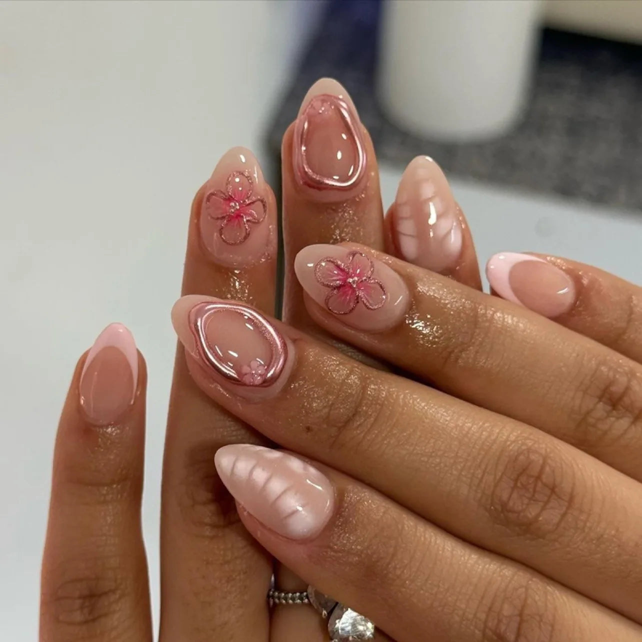 💅 UÑAS POSTIZAS FLORALES BLANCAS – 24 PIEZAS FULL COVER | ESTILO EUROPEO A LA MODA