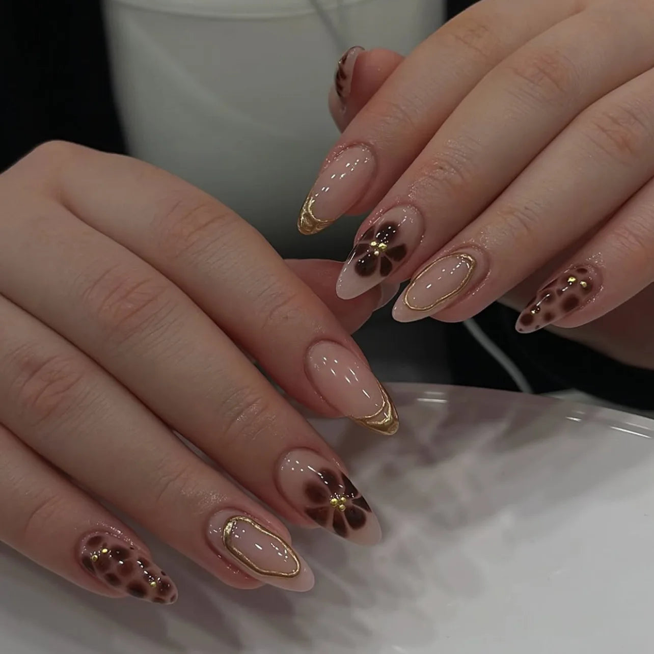 💅 UÑAS POSTIZAS FLORALES BLANCAS – 24 PIEZAS FULL COVER | ESTILO EUROPEO A LA MODA
